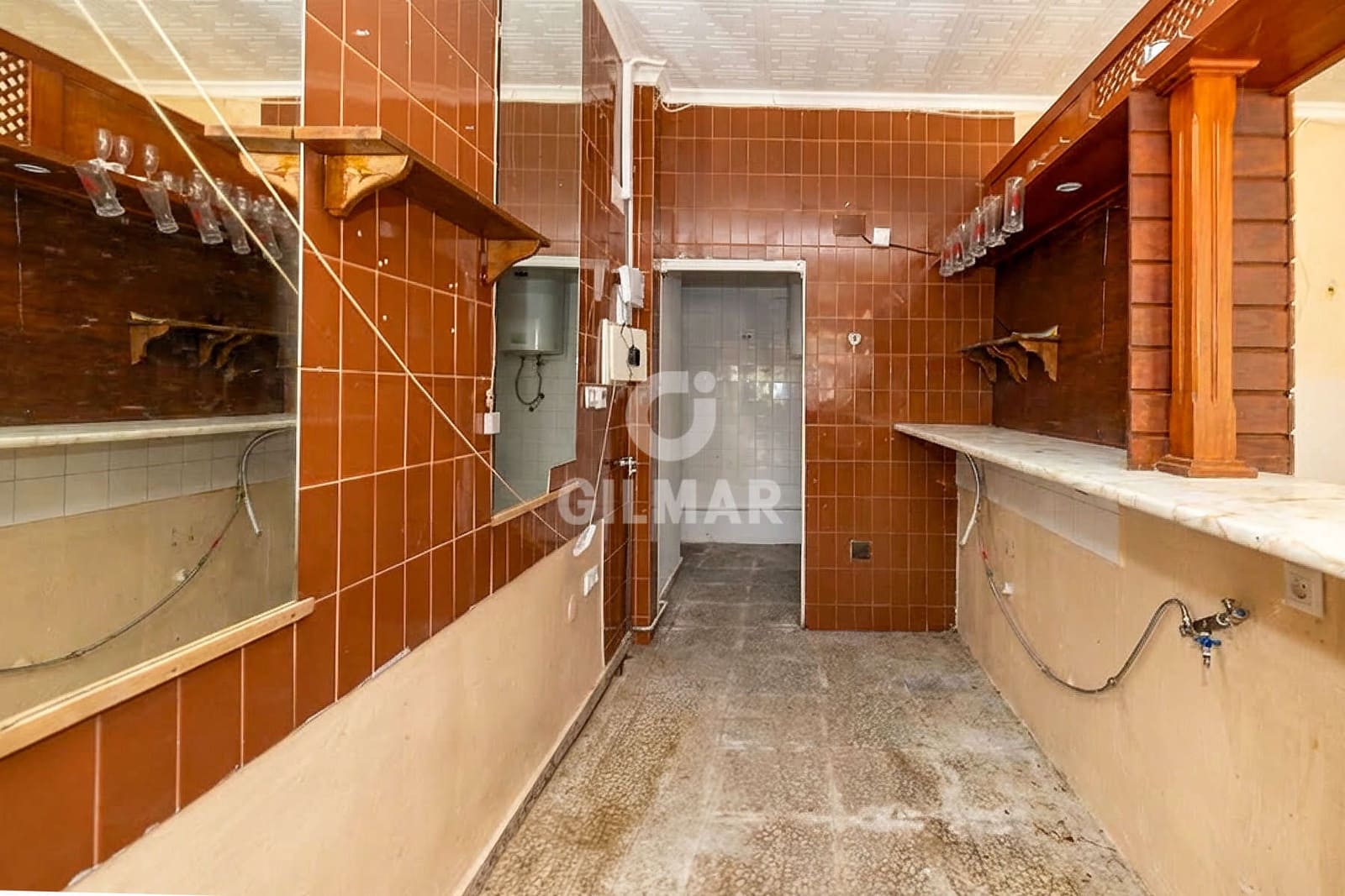 Kommersiell till salu i Estepona - 236 000 € (Ref: 9658017)