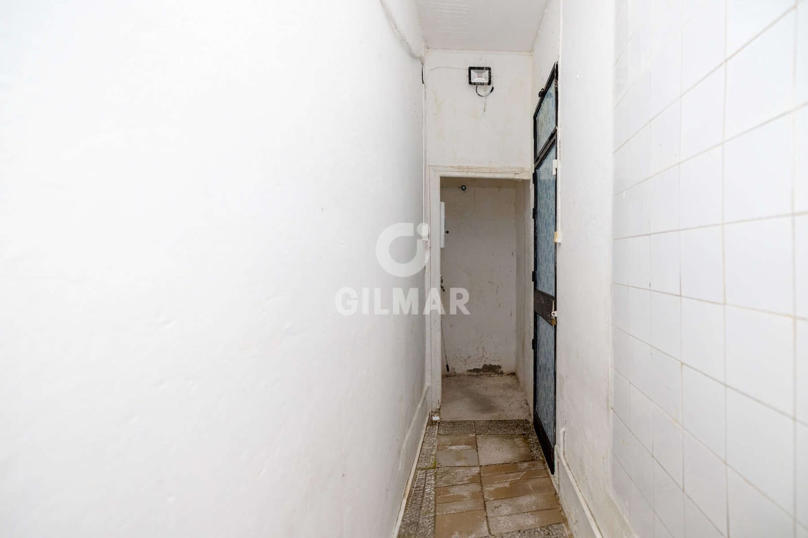 Kommersiell till salu i Estepona - 236 000 € (Ref: 9658017)