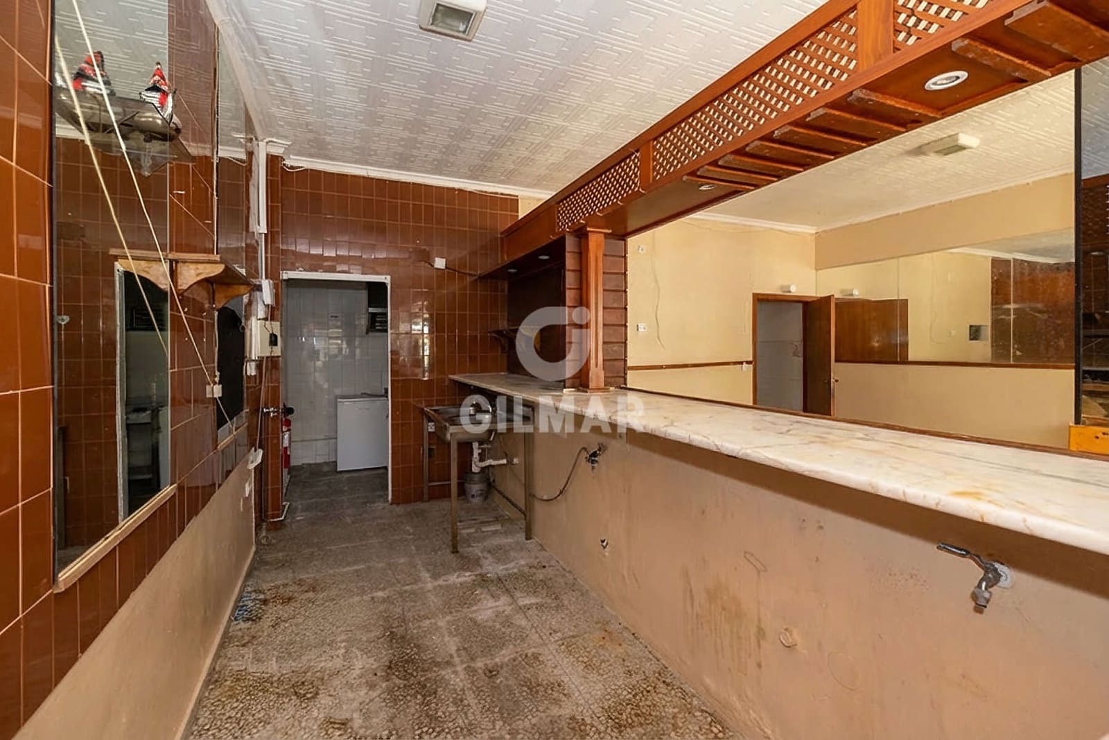 Kommersiell till salu i Estepona - 236 000 € (Ref: 9658017)