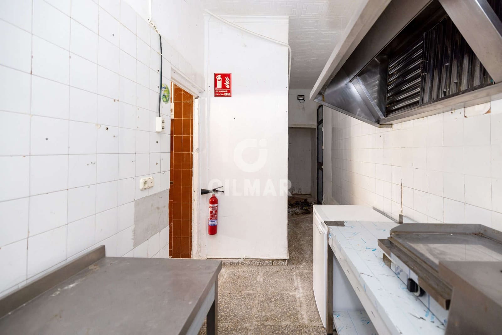 Kommersiell till salu i Estepona - 236 000 € (Ref: 9658017)