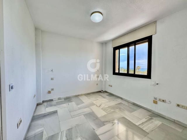 3 makuuhuone Asunto myytävänä paikassa Torremolinos mukana uima-altaan 
autotalli - 890 000 € (Ref: 9659776)