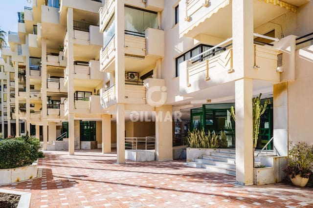 Piso de 3 habitaciones en Torremolinos en venta con piscina garaje - 890.000 € (Ref: 9659776)