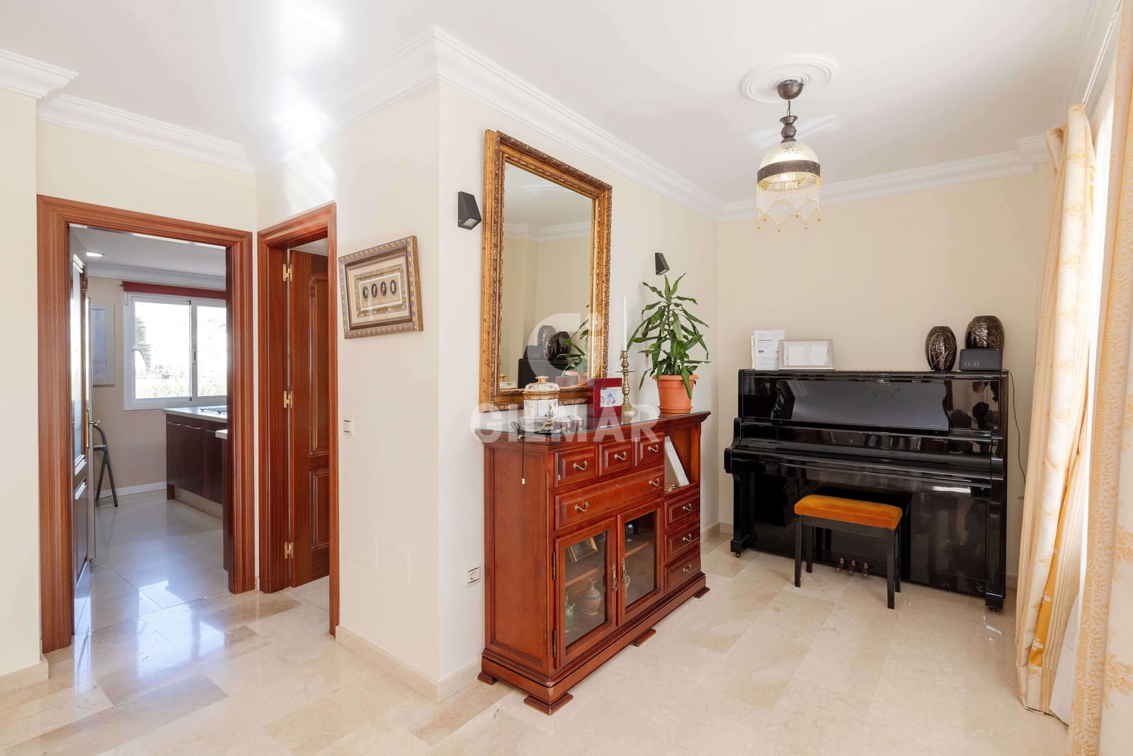 5 slaapkamer Villa te koop in Torrequebrada met zwembad - € 1.250.000 (Ref: 9659777)