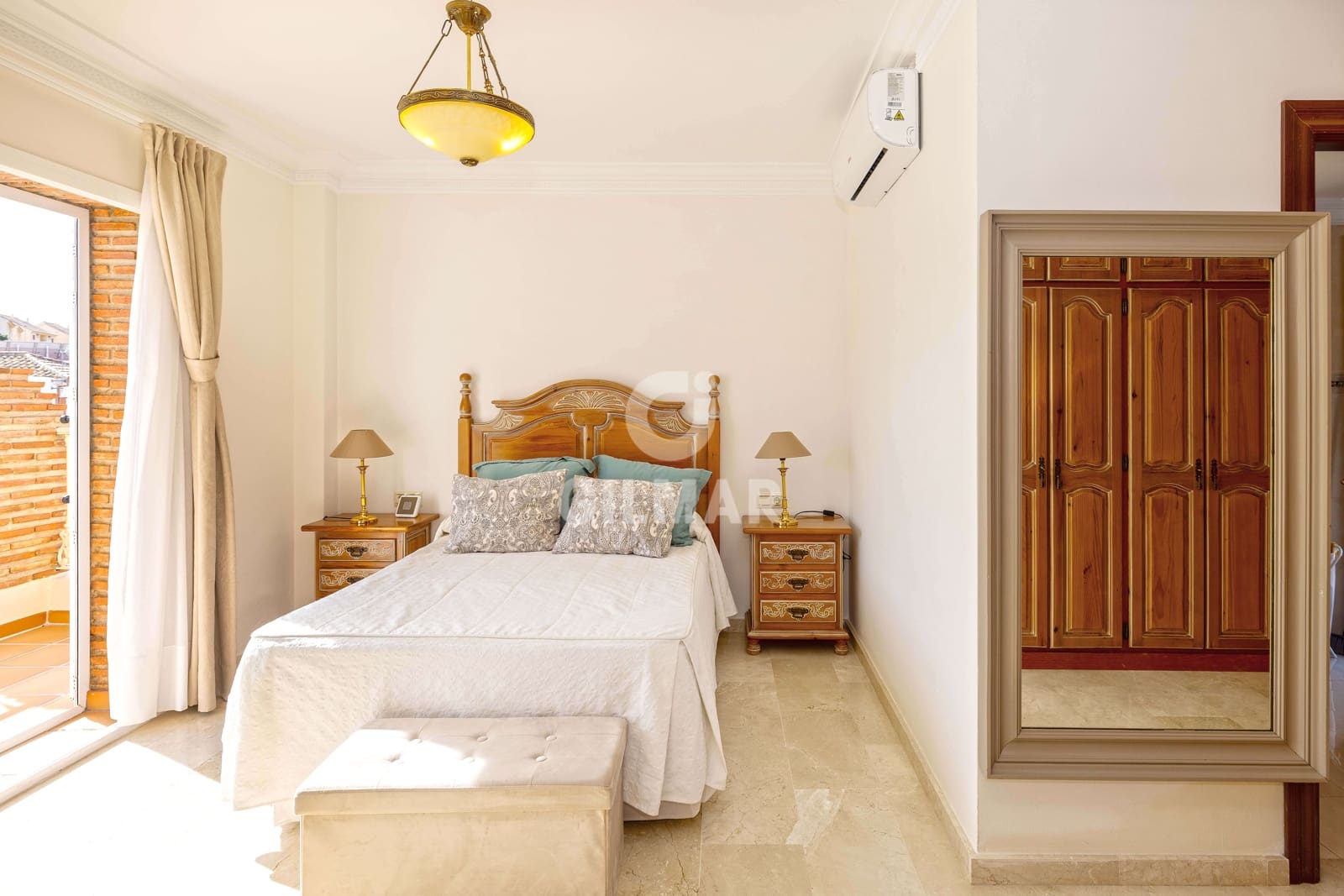 5 slaapkamer Villa te koop in Torrequebrada met zwembad - € 1.250.000 (Ref: 9659777)