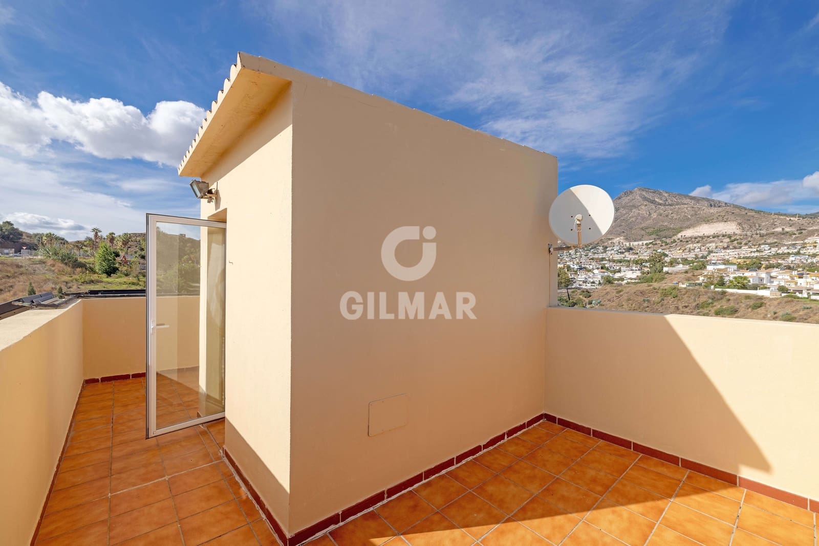 5 slaapkamer Villa te koop in Torrequebrada met zwembad - € 1.250.000 (Ref: 9659777)