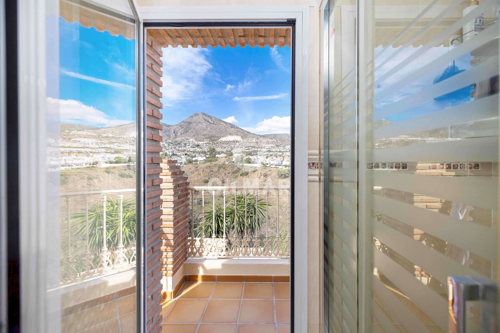 5 slaapkamer Villa te koop in Torrequebrada met zwembad - € 1.250.000 (Ref: 9659777)