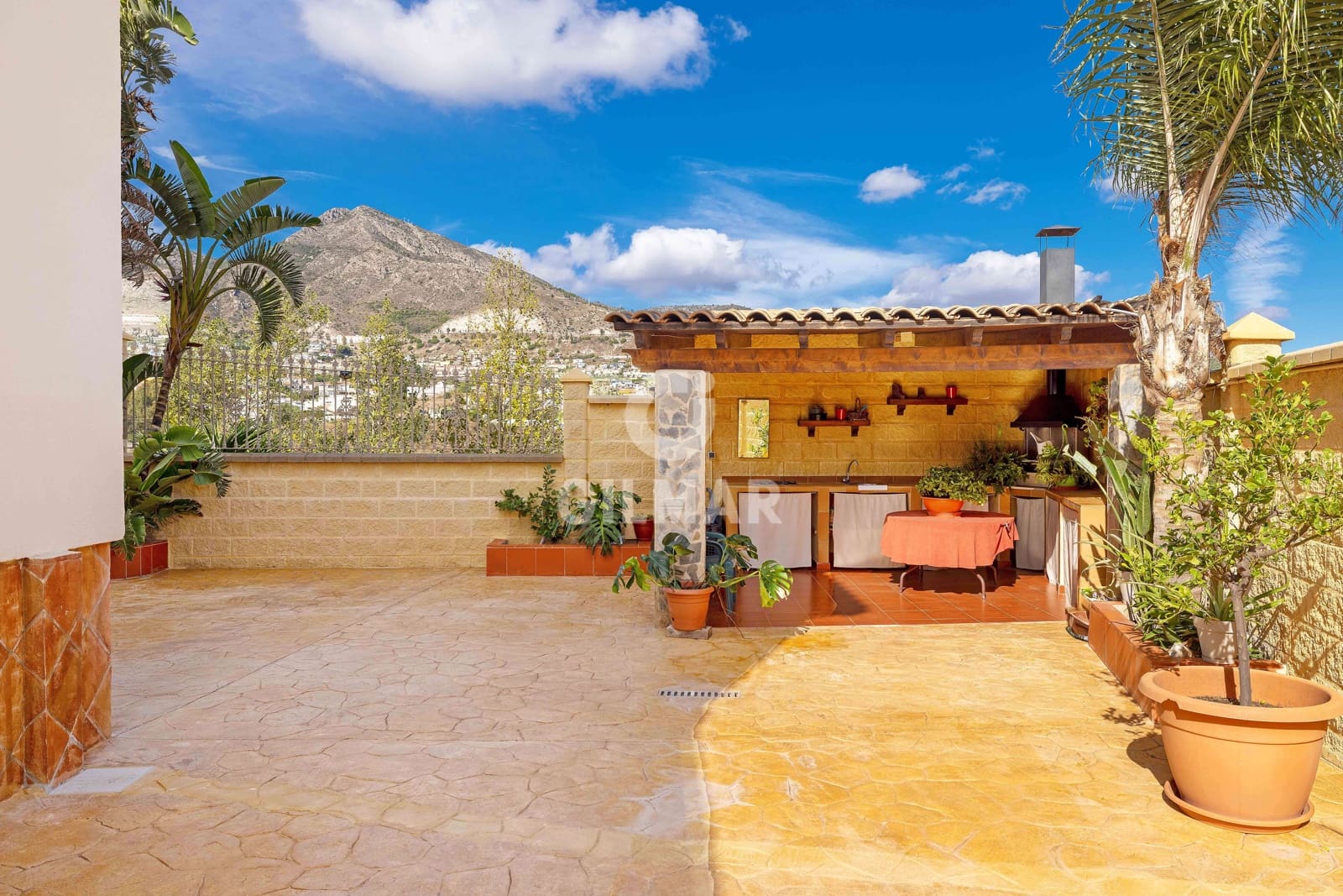 5 slaapkamer Villa te koop in Torrequebrada met zwembad - € 1.250.000 (Ref: 9659777)