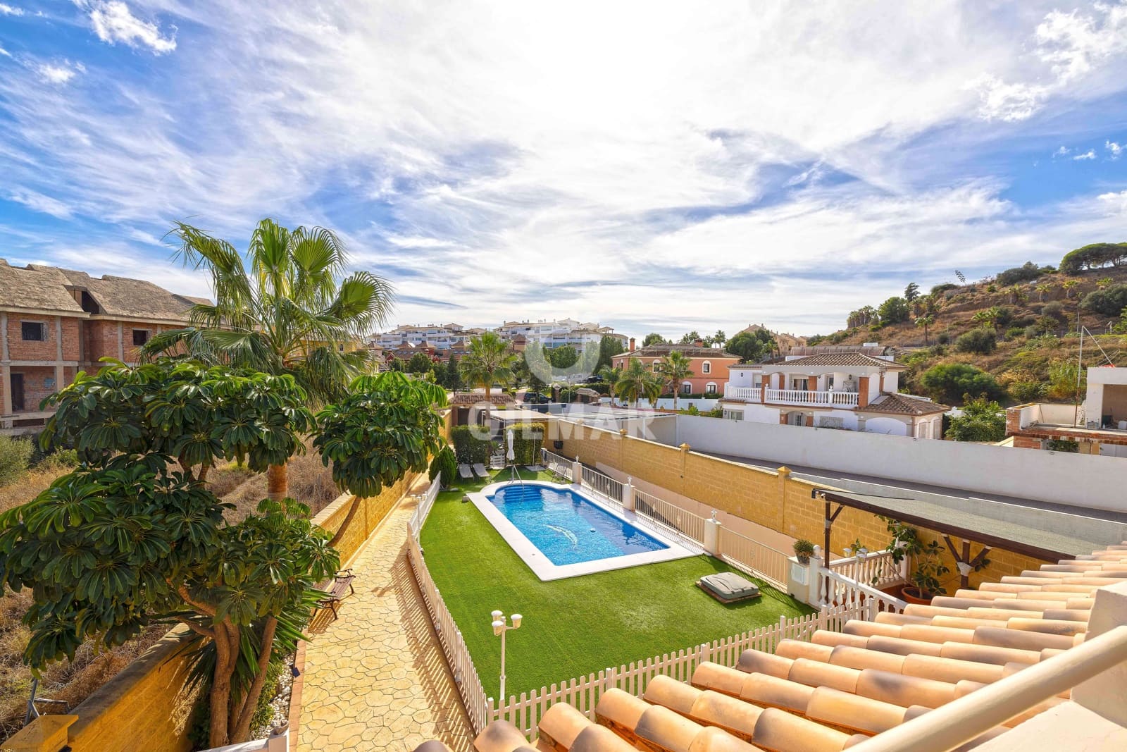 5 slaapkamer Villa te koop in Torrequebrada met zwembad - € 1.250.000 (Ref: 9659777)