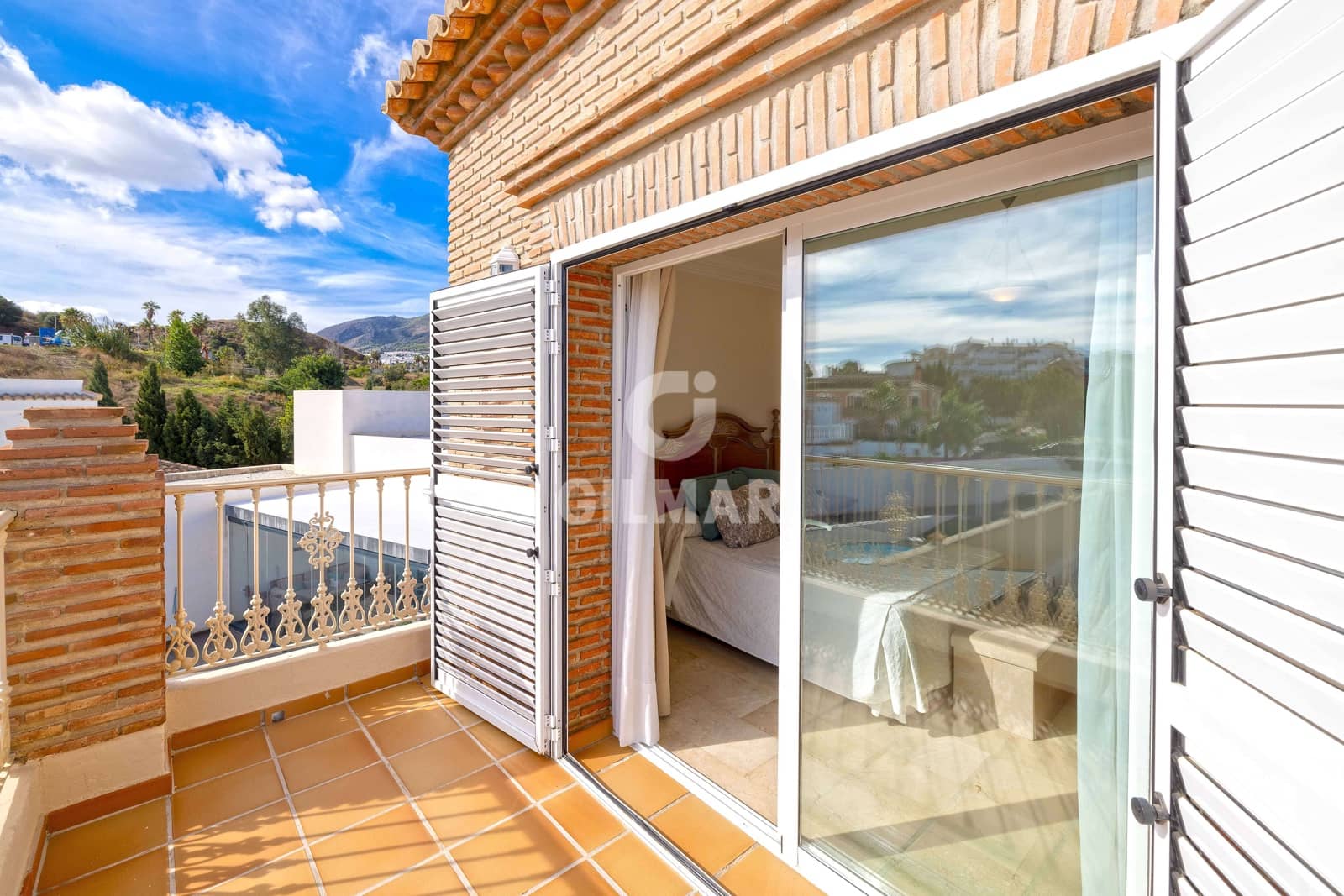 5 slaapkamer Villa te koop in Torrequebrada met zwembad - € 1.250.000 (Ref: 9659777)