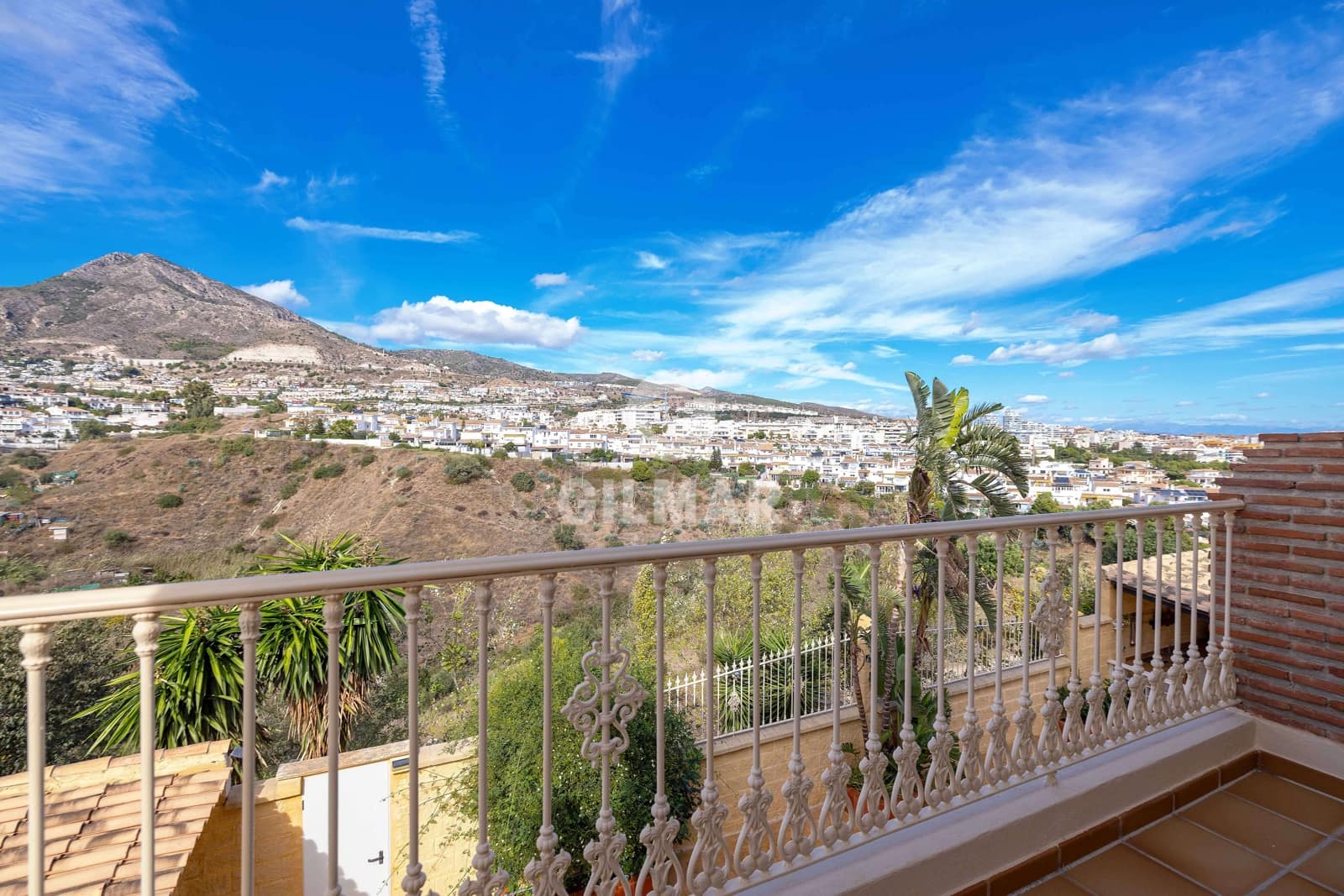 5 slaapkamer Villa te koop in Torrequebrada met zwembad - € 1.250.000 (Ref: 9659777)