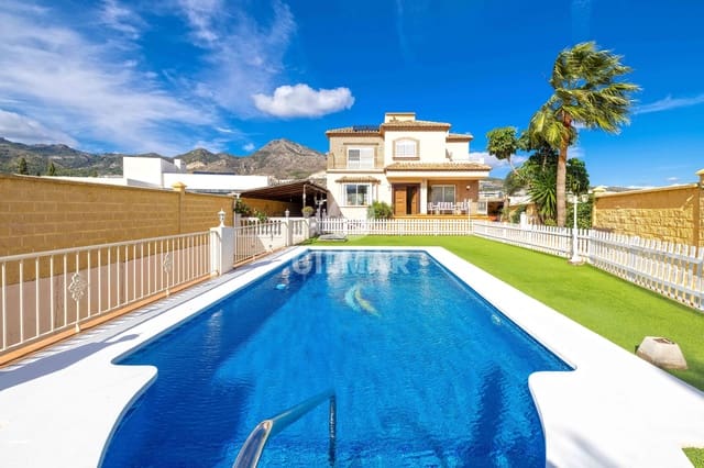 5 slaapkamer Villa te koop in Torrequebrada, Benalmádena met zwembad - € 1.250.000 (Ref: 9659777)