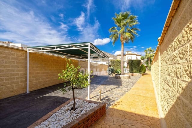5 slaapkamer Villa te koop in Torrequebrada, Benalmádena met zwembad - € 1.250.000 (Ref: 9659777)