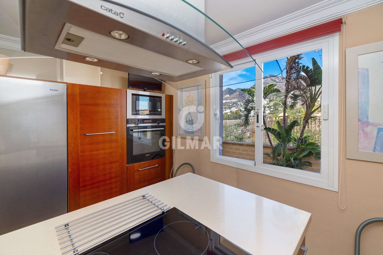 5 slaapkamer Villa te koop in Torrequebrada met zwembad - € 1.250.000 (Ref: 9659777)