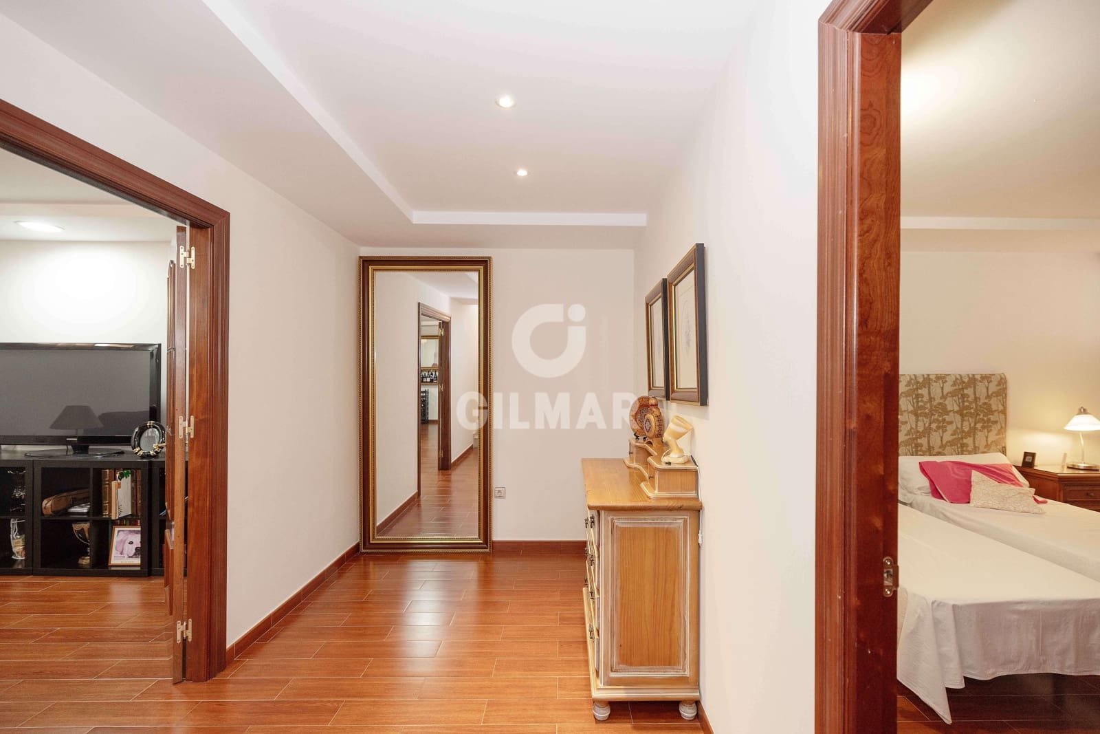5 slaapkamer Villa te koop in Torrequebrada met zwembad - € 1.250.000 (Ref: 9659777)
