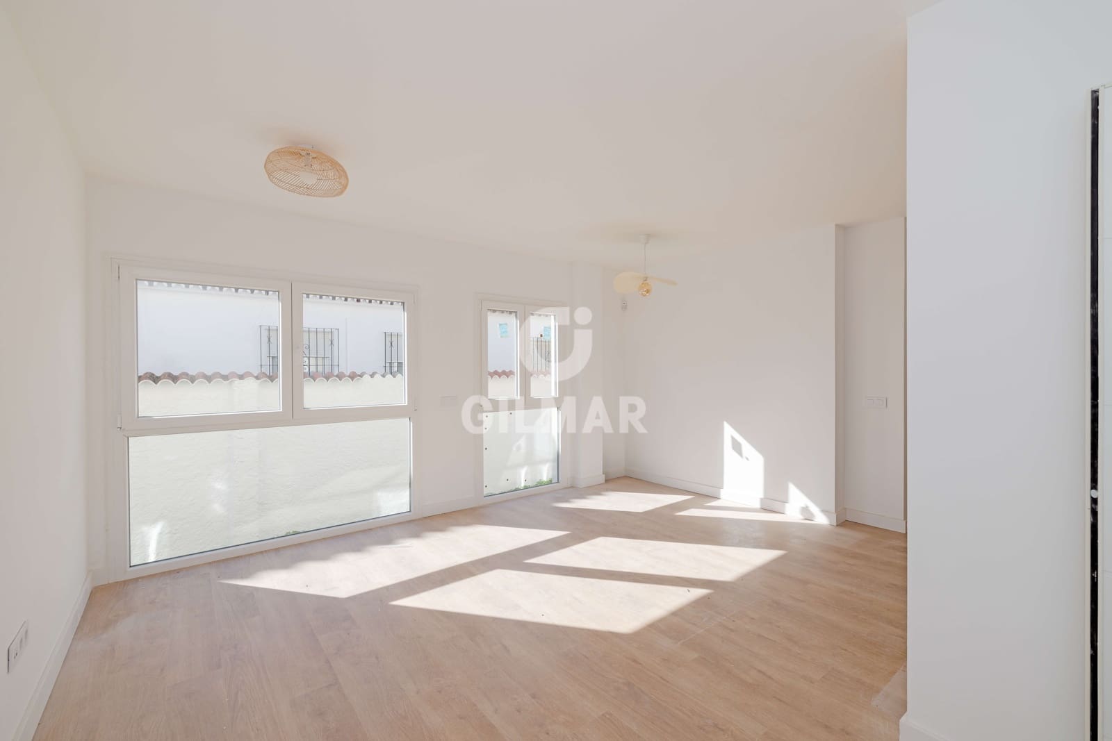 1 sypialnia Mieszkanie na sprzedaż w Torremolinos z basenem garażem - 299 000 € (Ref: 9659779)