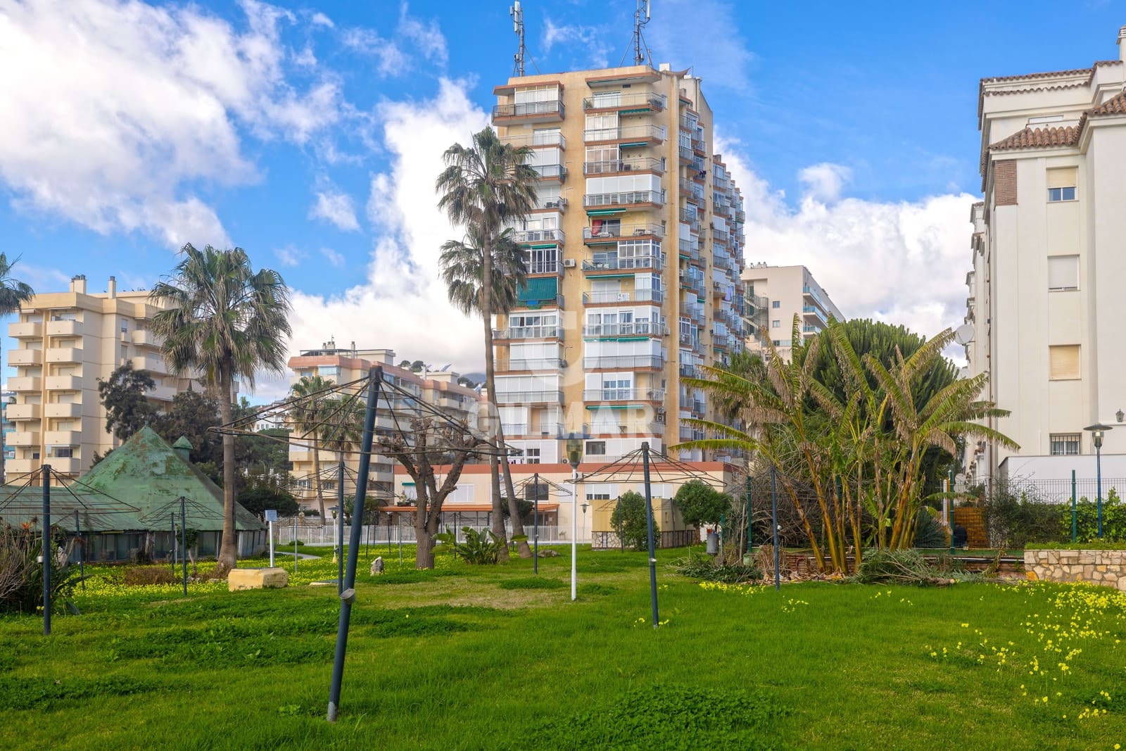 Studio na sprzedaż w Benalmadena Costa z basenem garażem - 176 500 € (Ref: 9659788)
