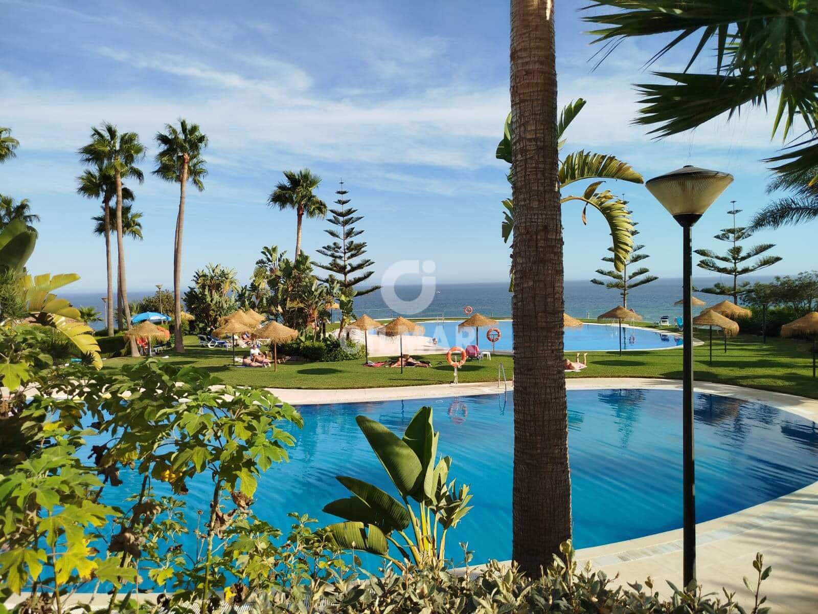 2 slaapkamer Flat te koop in Torrequebrada met zwembad garage - € 345.000 (Ref: 9659790)