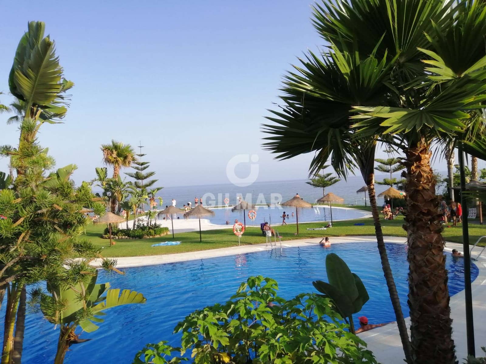 2 slaapkamer Flat te koop in Torrequebrada met zwembad garage - € 345.000 (Ref: 9659790)