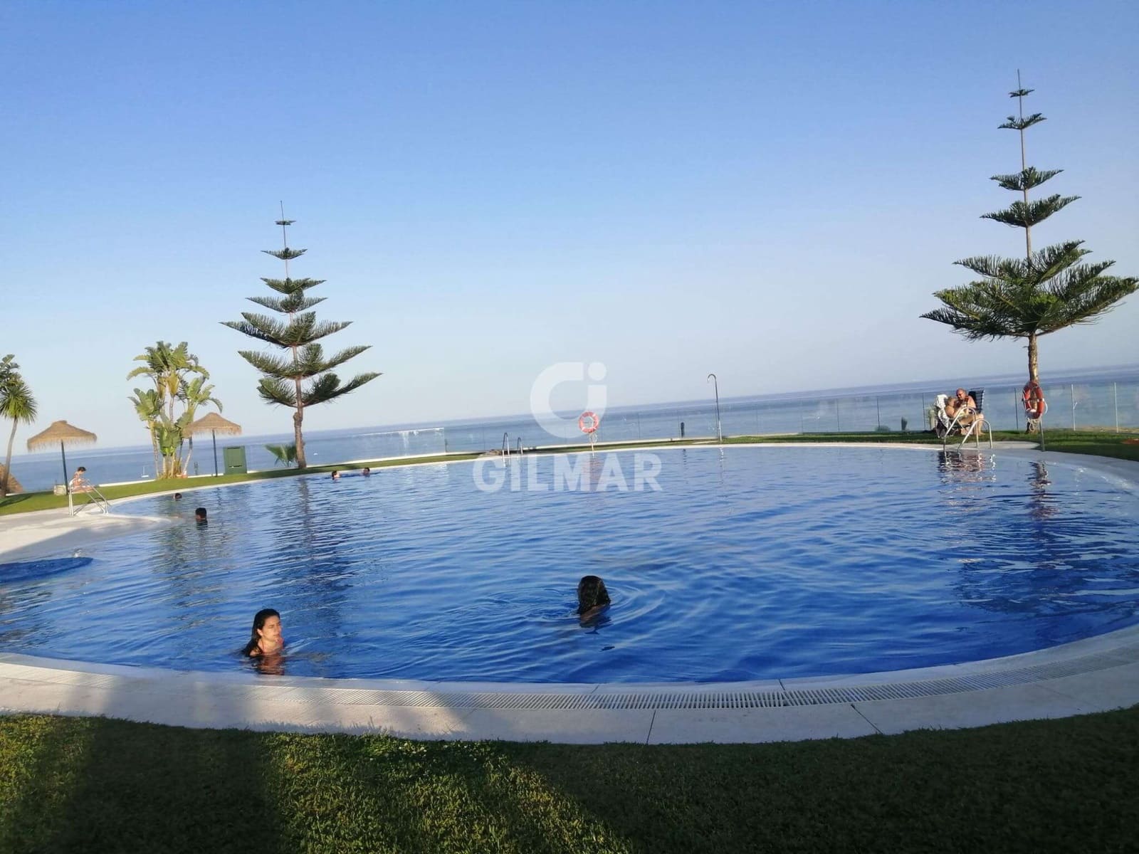 2 slaapkamer Flat te koop in Torrequebrada met zwembad garage - € 345.000 (Ref: 9659790)