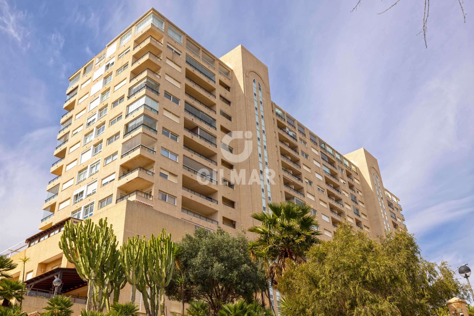 2 slaapkamer Flat te koop in Torrequebrada met zwembad garage - € 345.000 (Ref: 9659790)