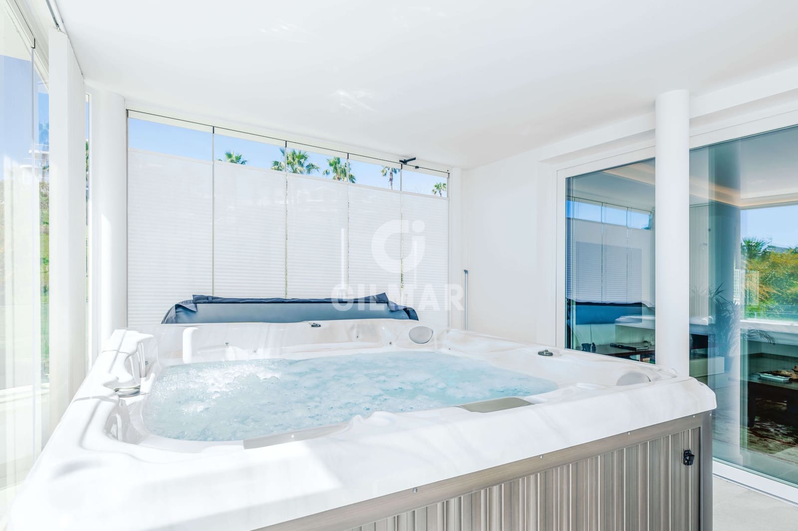 2 bedroom Flat for sale in Benalmadena Costa with pool garage - € 1,100,000 (Ref: 9659792)