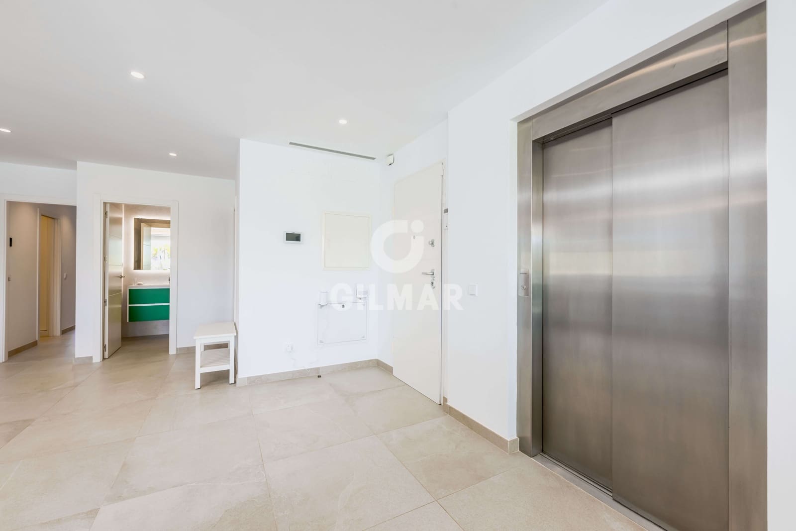 2 bedroom Flat for sale in Benalmadena Costa with pool garage - € 1,100,000 (Ref: 9659792)