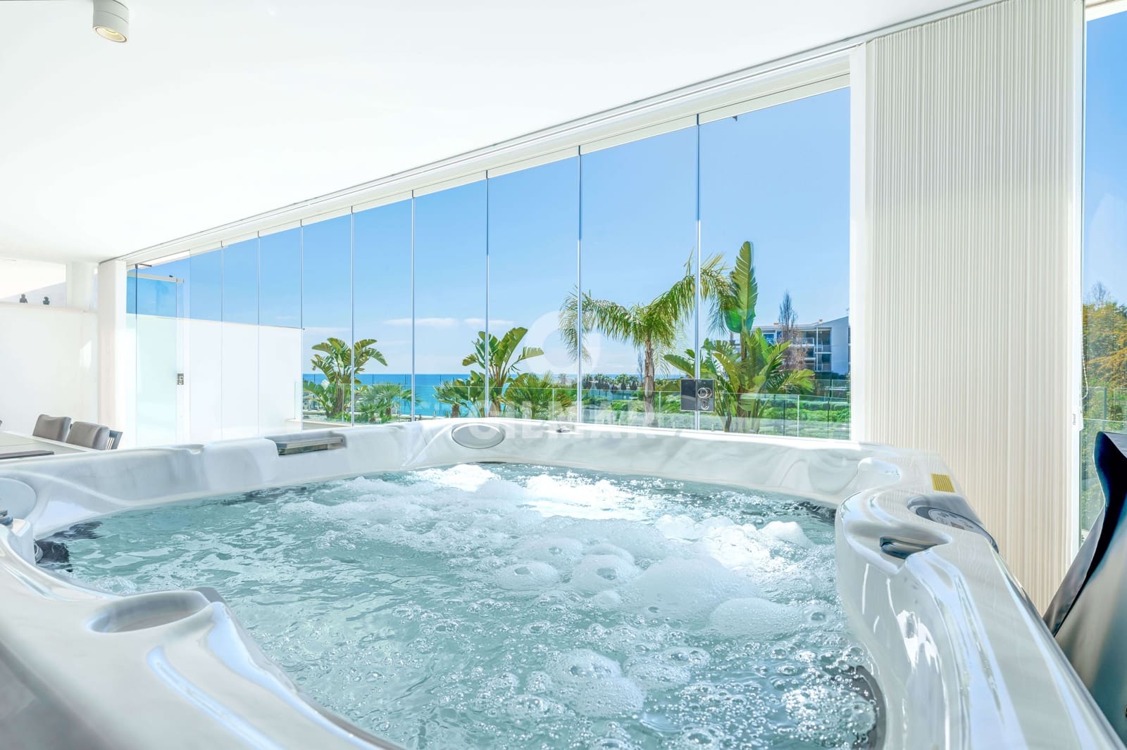 2 bedroom Flat for sale in Benalmadena Costa with pool garage - € 1,100,000 (Ref: 9659792)