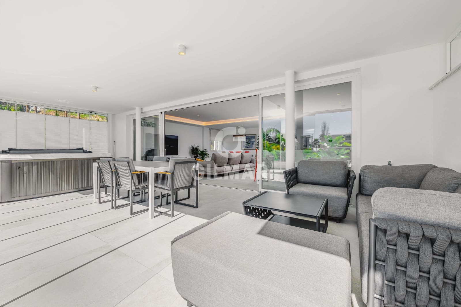 2 bedroom Flat for sale in Benalmadena Costa with pool garage - € 1,100,000 (Ref: 9659792)