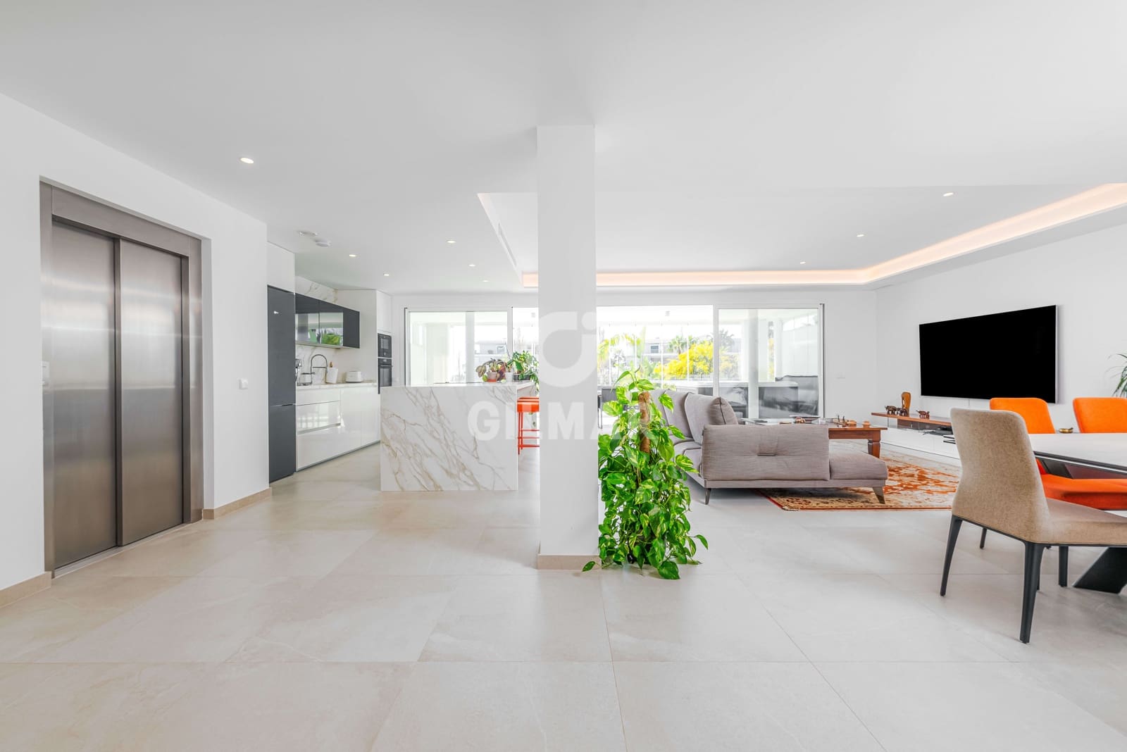 2 bedroom Flat for sale in Benalmadena Costa with pool garage - € 1,100,000 (Ref: 9659792)