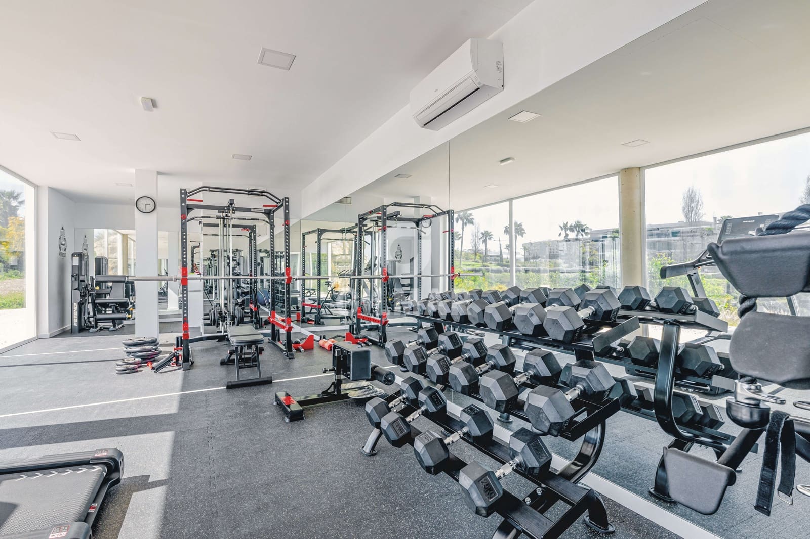 2 bedroom Flat for sale in Benalmadena Costa with pool garage - € 1,100,000 (Ref: 9659792)