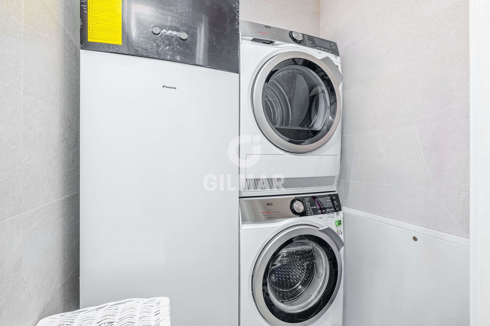 2 bedroom Flat for sale in Benalmadena Costa with pool garage - € 1,100,000 (Ref: 9659792)