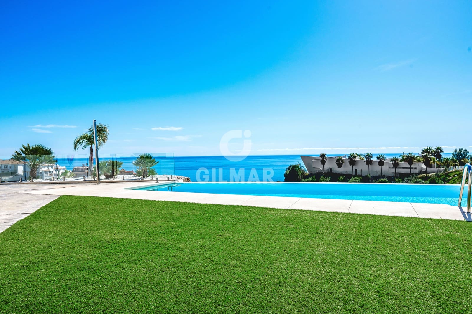 2 bedroom Flat for sale in Benalmadena Costa with pool garage - € 1,100,000 (Ref: 9659792)