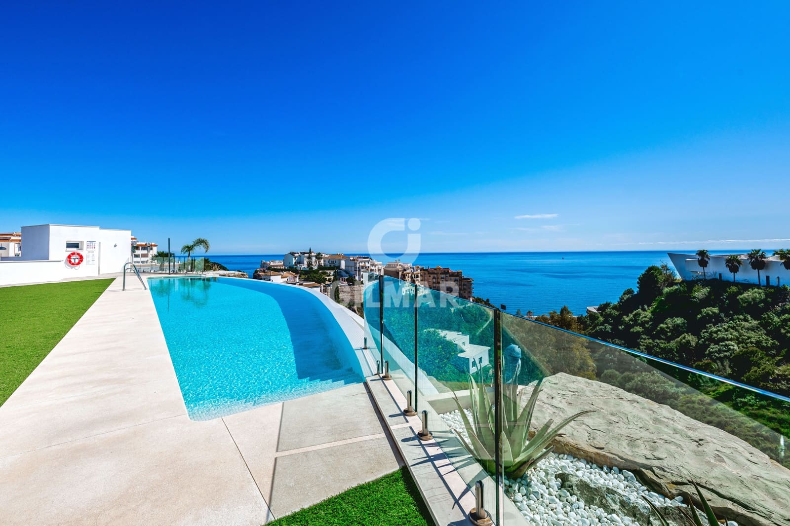 2 bedroom Flat for sale in Benalmadena Costa with pool garage - € 1,100,000 (Ref: 9659792)