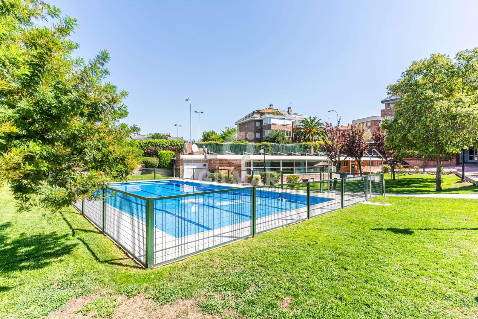 4 soveværelse Lejlighed til salg i Majadahonda med swimmingpool garage - € 950.000 (Ref: 9667104)
