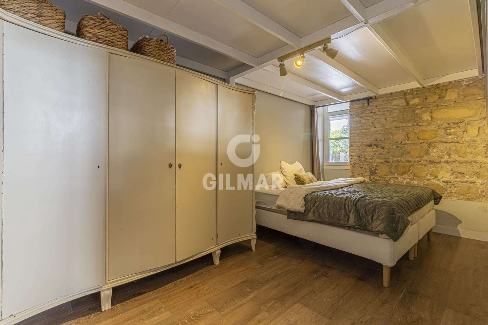 2 bedroom Flat for sale in Jerez de la Frontera with garage - € 335,000 (Ref: 9669219)