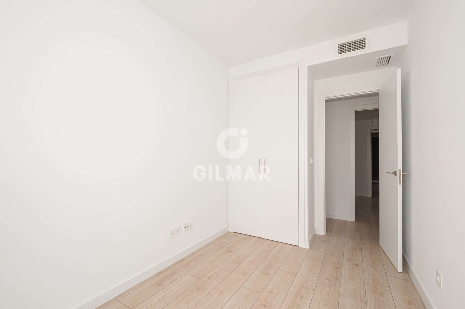 Piso de 4 habitaciones en Tomares en venta con piscina garaje - 415.000 € (Ref: 9669224)