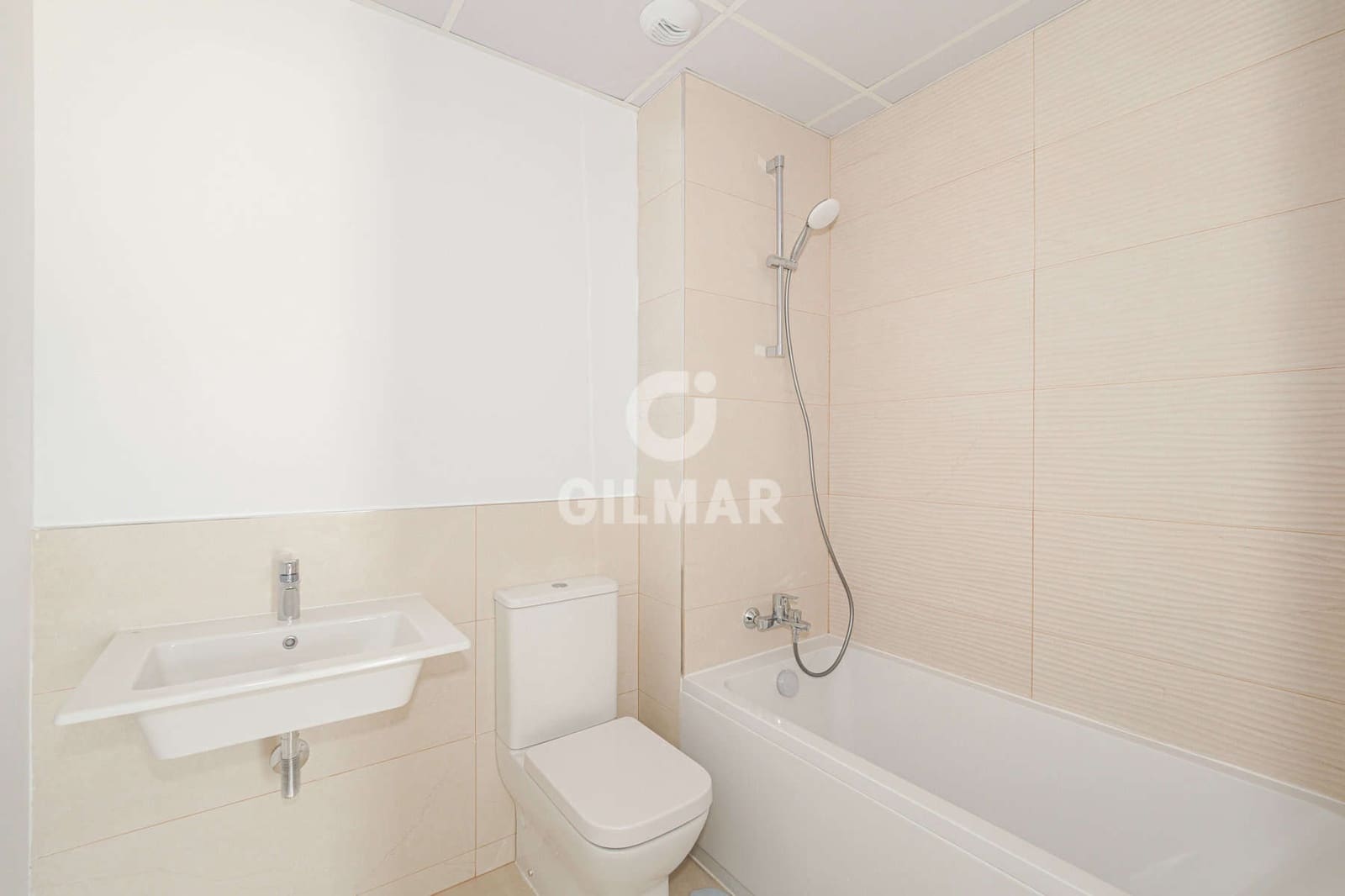 Piso de 4 habitaciones en Tomares en venta con piscina garaje - 415.000 € (Ref: 9669224)