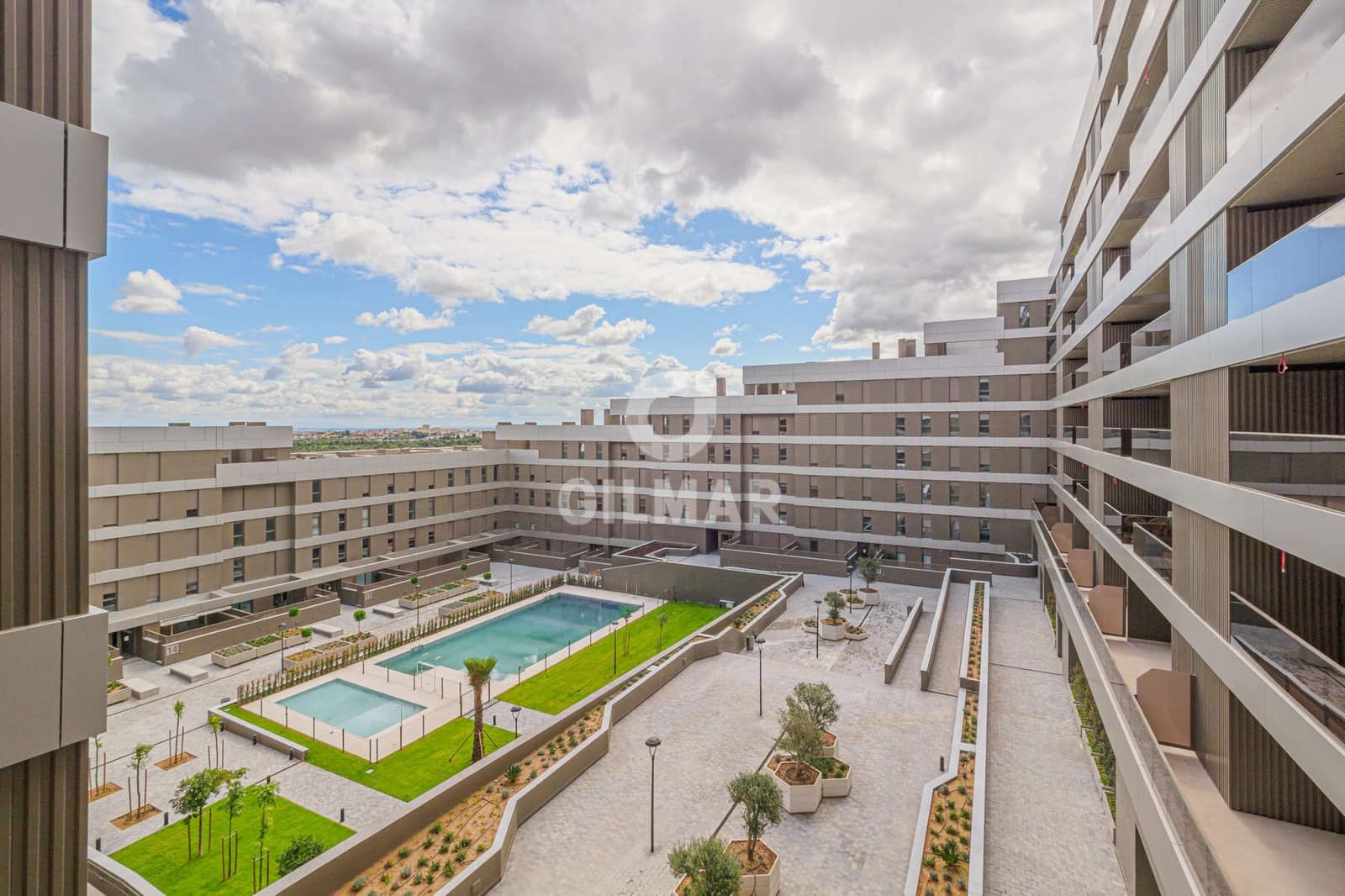 Piso de 4 habitaciones en Tomares en venta con piscina garaje - 415.000 € (Ref: 9669224)