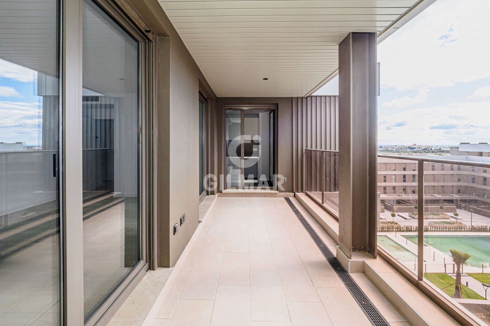 Piso de 4 habitaciones en Tomares en venta con piscina garaje - 415.000 € (Ref: 9669224)