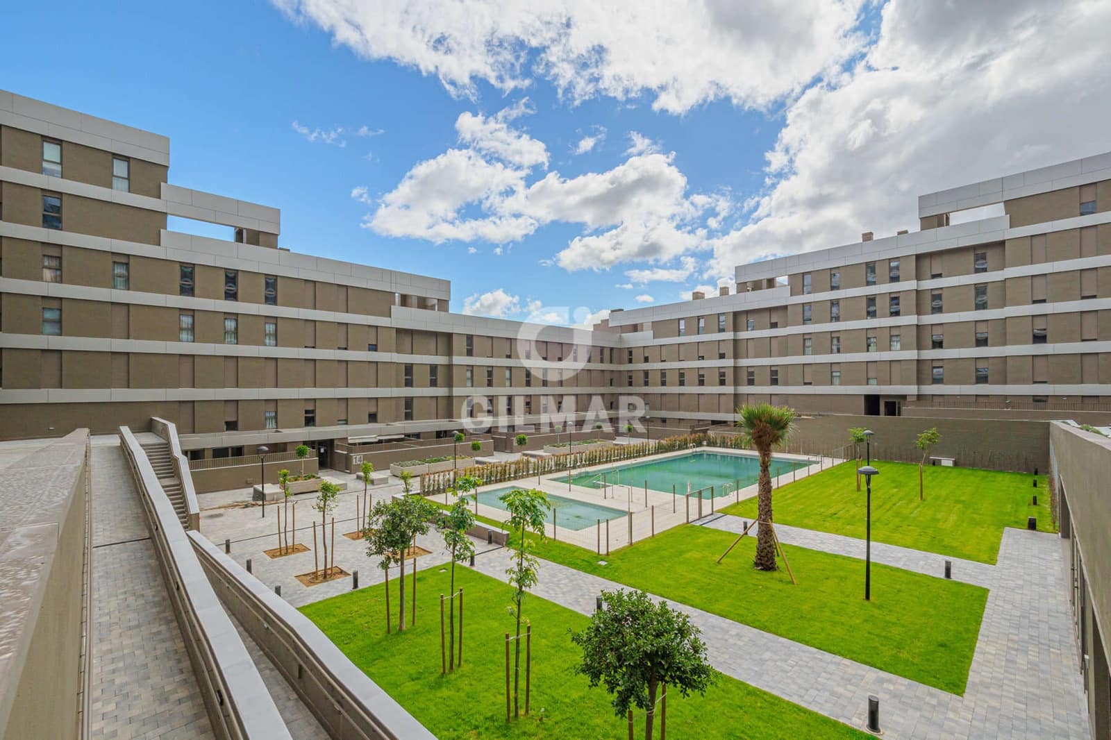 Piso de 4 habitaciones en Tomares en venta con piscina garaje - 415.000 € (Ref: 9669224)