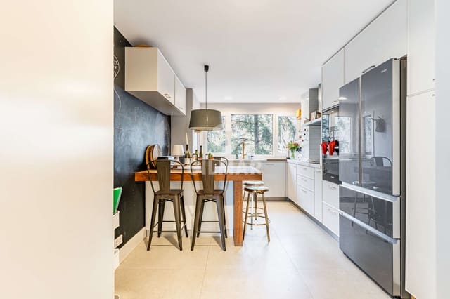 5 soveværelse Lejlighed til salg i Ciudad Universitaria, Madrid by med swimmingpool garage - € 1.435.000 (Ref: 9669236)