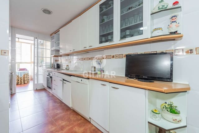 4 makuuhuone Asunto myytävänä paikassa La Paz, Madrid kaupunki mukana 
autotalli - 895 000 € (Ref: 9669237)