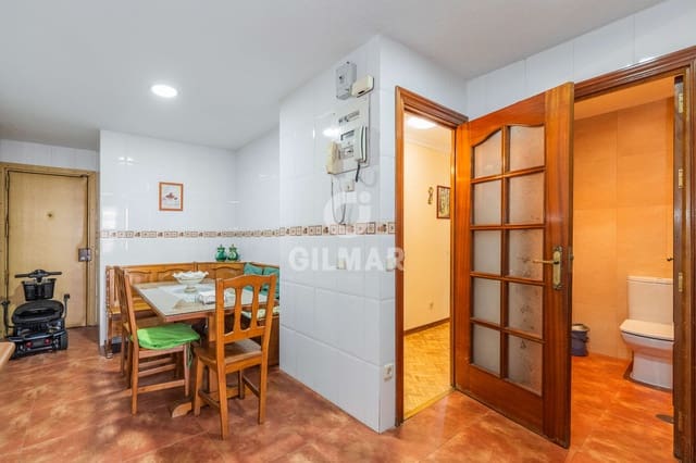 4 makuuhuone Asunto myytävänä paikassa La Paz, Madrid kaupunki mukana 
autotalli - 895 000 € (Ref: 9669237)