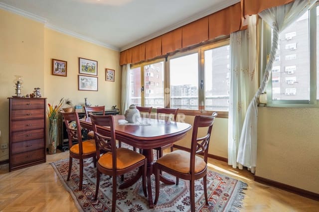 4 makuuhuone Asunto myytävänä paikassa La Paz, Madrid kaupunki mukana 
autotalli - 895 000 € (Ref: 9669237)