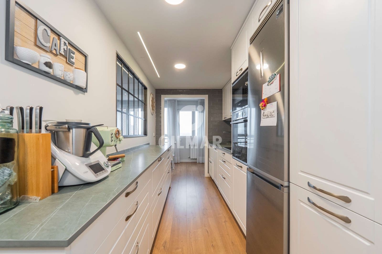 4 makuuhuone Asunto myytävänä paikassa Madrid kaupunki mukana uima-altaan 
autotalli - 875 000 € (Ref: 9669238)