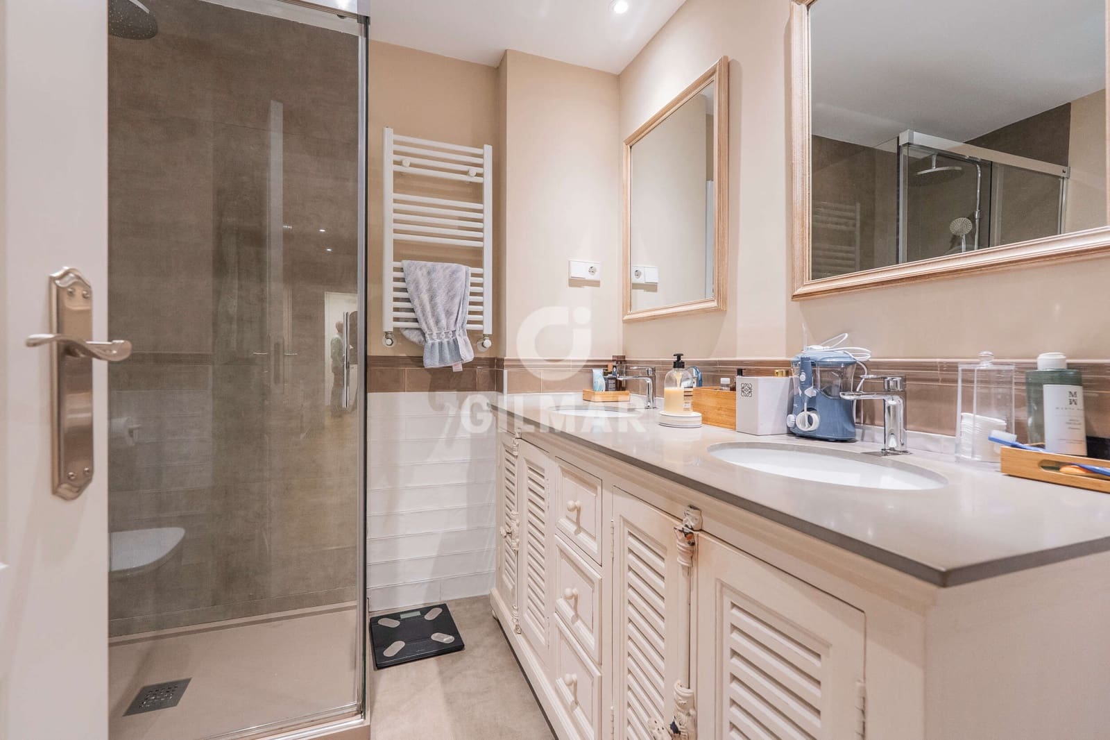 4 makuuhuone Asunto myytävänä paikassa Madrid kaupunki mukana uima-altaan 
autotalli - 875 000 € (Ref: 9669238)