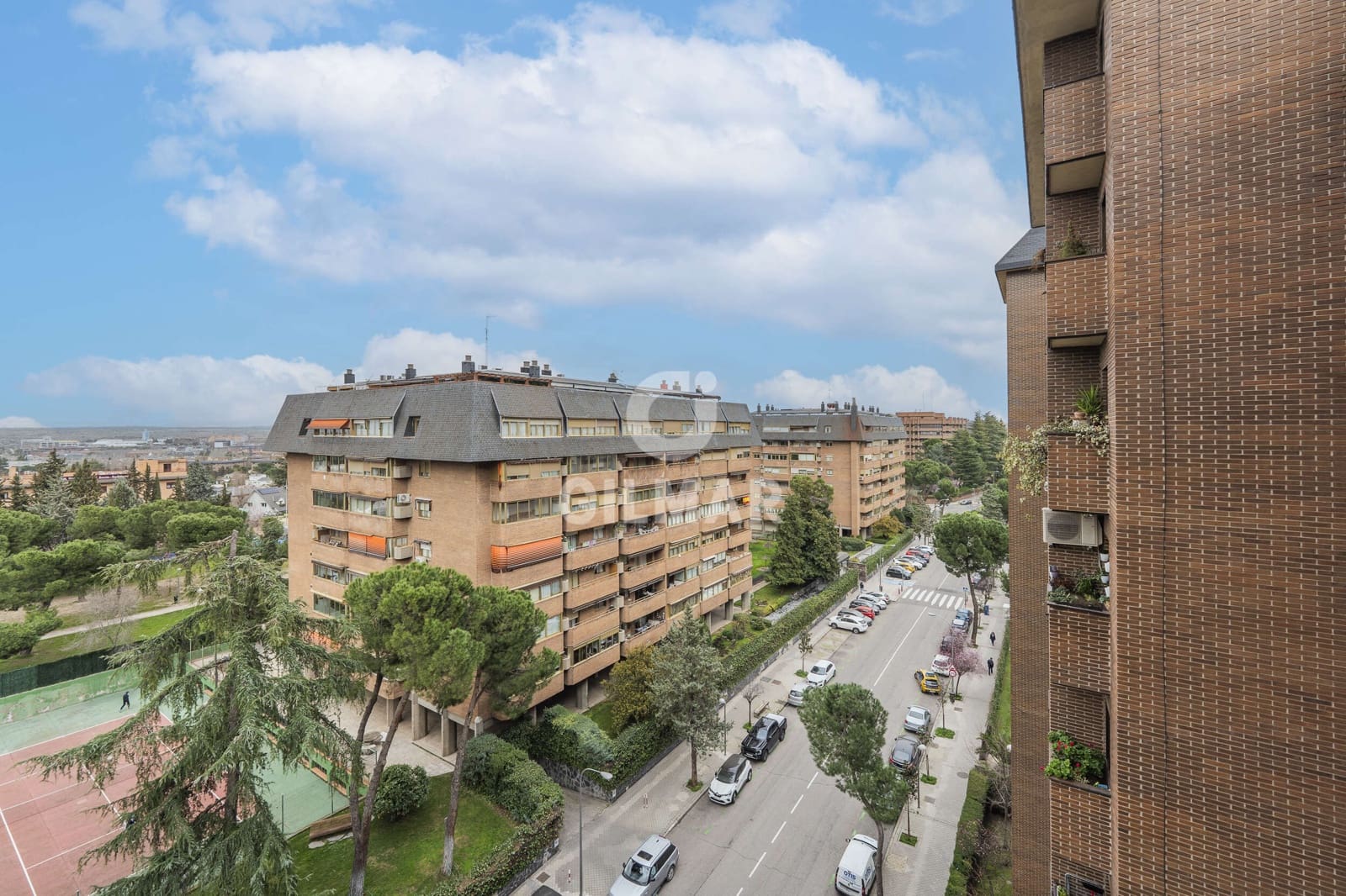 4 makuuhuone Asunto myytävänä paikassa Madrid kaupunki mukana uima-altaan 
autotalli - 875 000 € (Ref: 9669238)