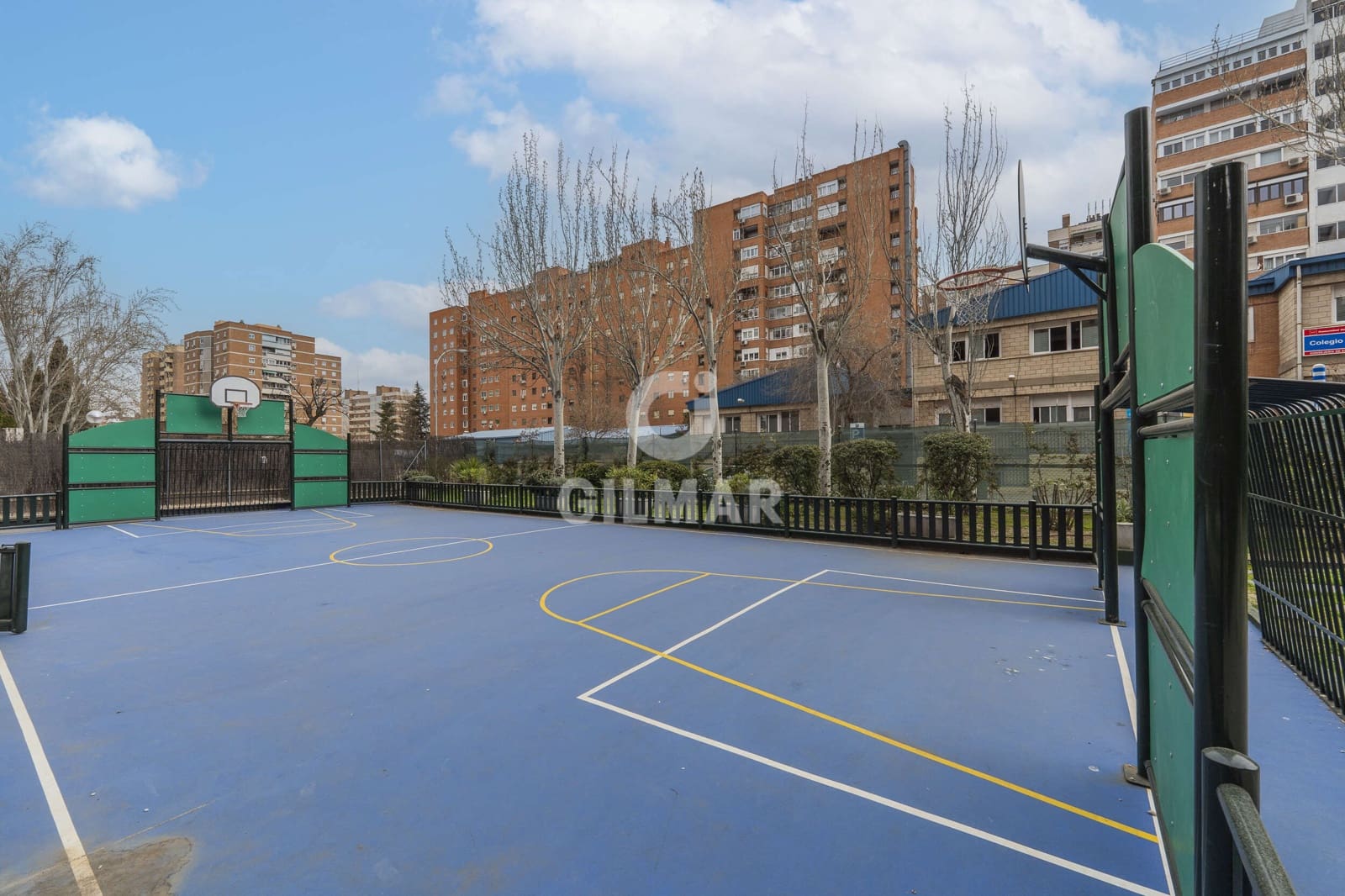 4 makuuhuone Asunto myytävänä paikassa Madrid kaupunki mukana uima-altaan 
autotalli - 875 000 € (Ref: 9669238)