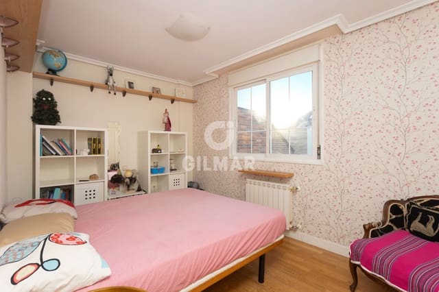 Pareado de 8 habitaciones en Majadahonda en venta con piscina garaje - 1.400.000 € (Ref: 9669240)