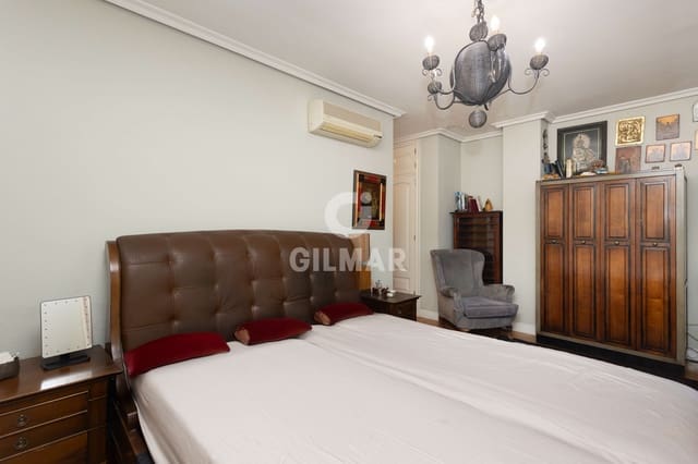 Pareado de 8 habitaciones en Majadahonda en venta con piscina garaje - 1.400.000 € (Ref: 9669240)